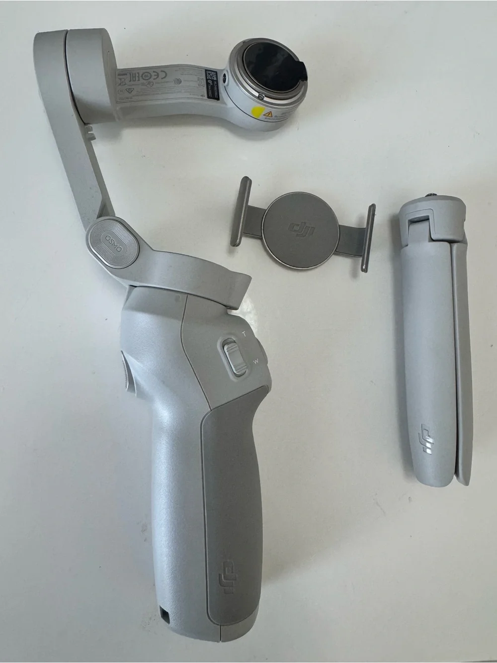 DJI OM 4 Osmo Mobile 4 3-Axis Smartphone‎ Gimbal w/Magnetic Clamp & Tripod